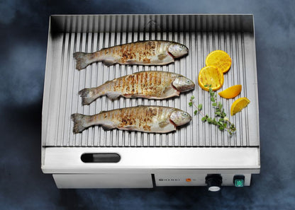 HENDI Grillplatte Budget Line gerillt – 3,0 kW, 230 V