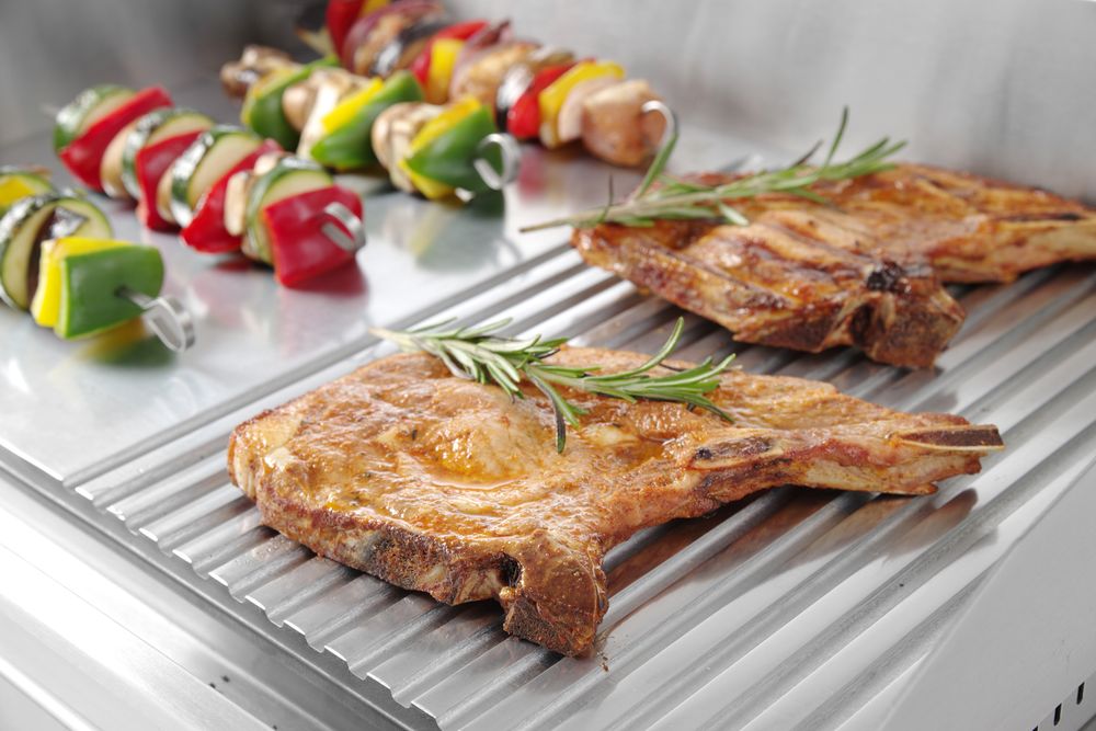 HENDI Grillplatte Profi Line – 1/2 glatt, 1/2 gerillt, 2400 W HENDI