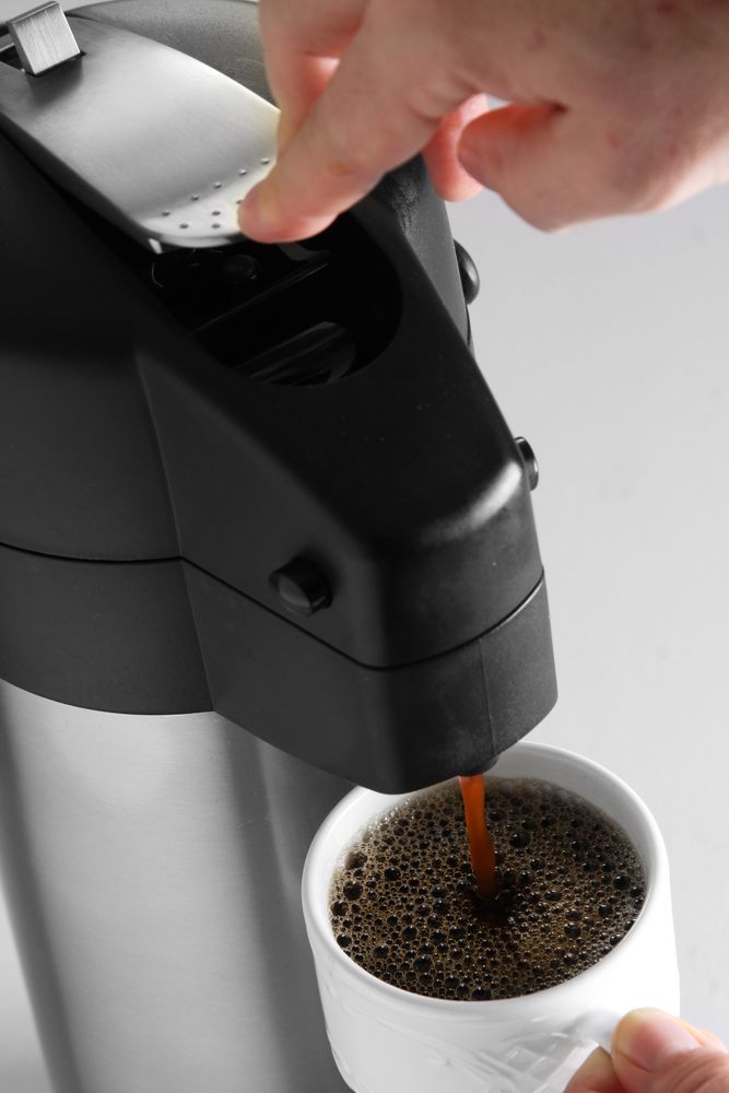 HENDI Pumpkanne – 3 L, Hebelpumpe, drehbarer Sockel