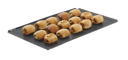 HENDI Blech mit 4 Rändern 600 × 400 mm – perforiert, antihaft